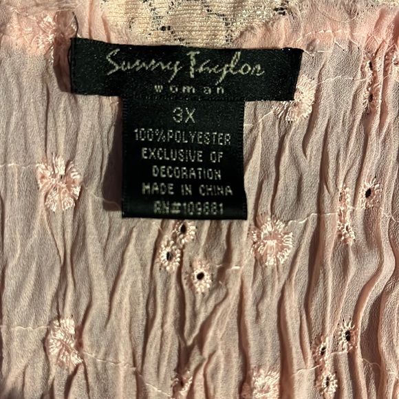 🏷️ Final Price Clearance - Peach top with ruffled cap sleeves - Sunny Taylor 3X - Picture 2 of 8